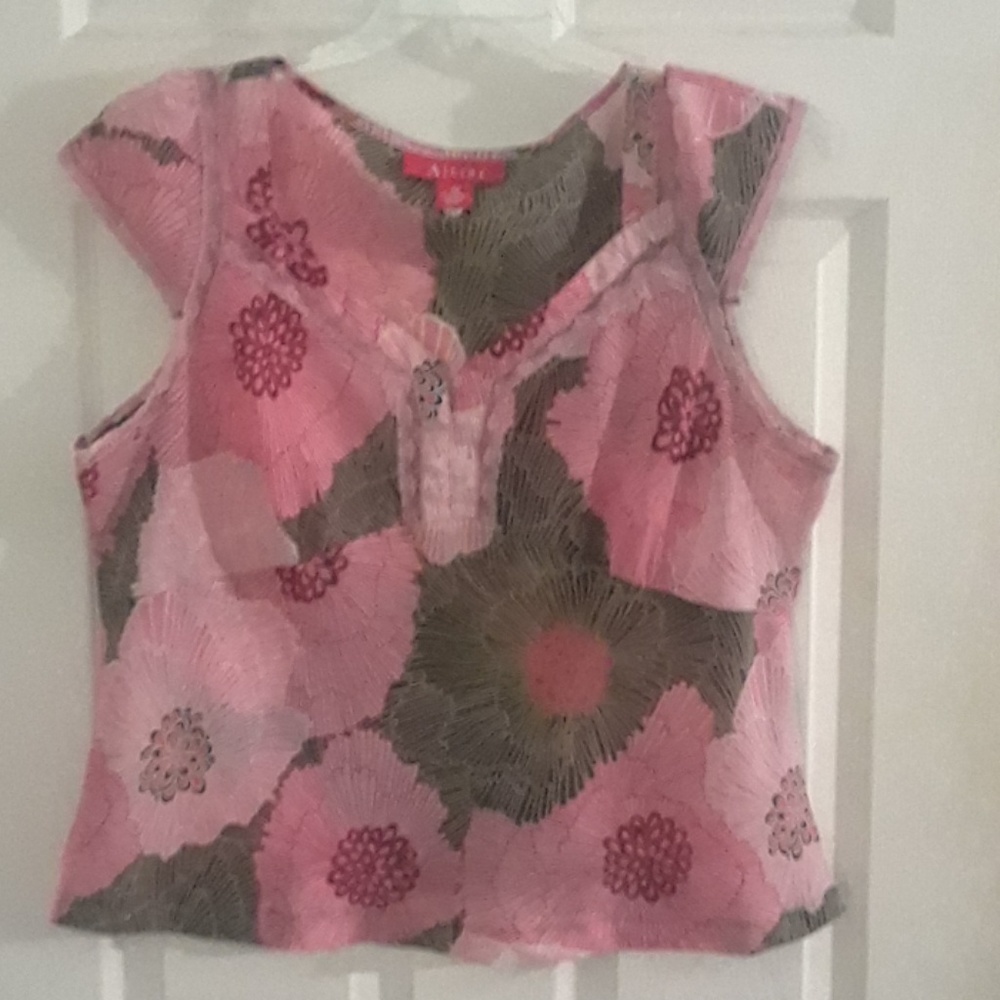Cute A Line cap sleeved shirt